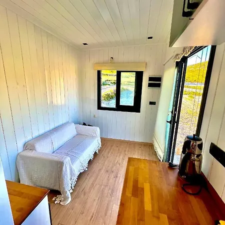 Sekiz Alacati Çeşme